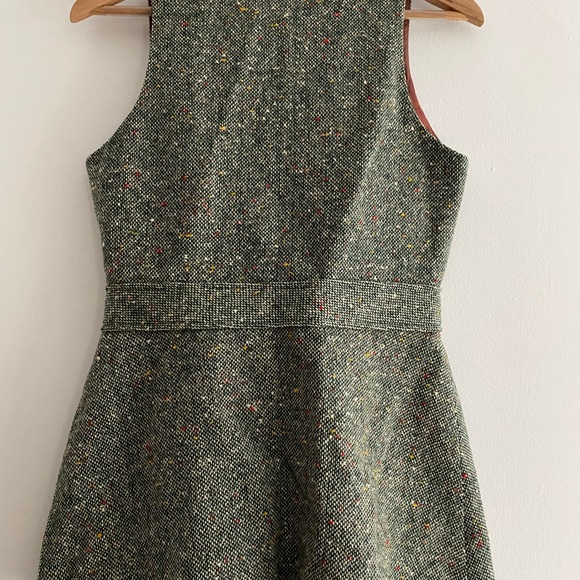 Vintage Vest. Good condition. Slight wear and tear on button. Size M. - Picture 2 of 4